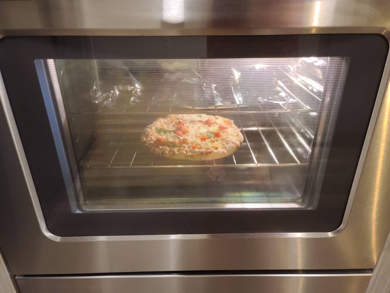 【アメリカ駐在ブログ】アメリカの冷凍ピザ【外は雪だから家でピザ】